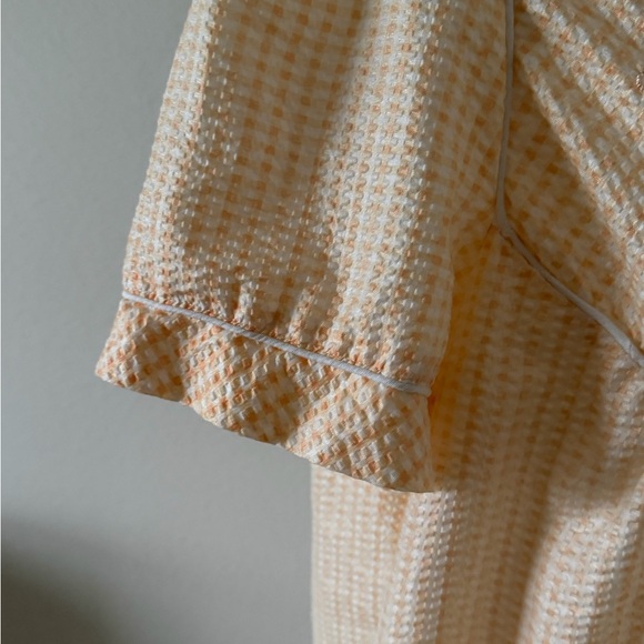 Vintage Cream and Peach Button-Down Housecoat-Style Robe - Picture 6 of 9